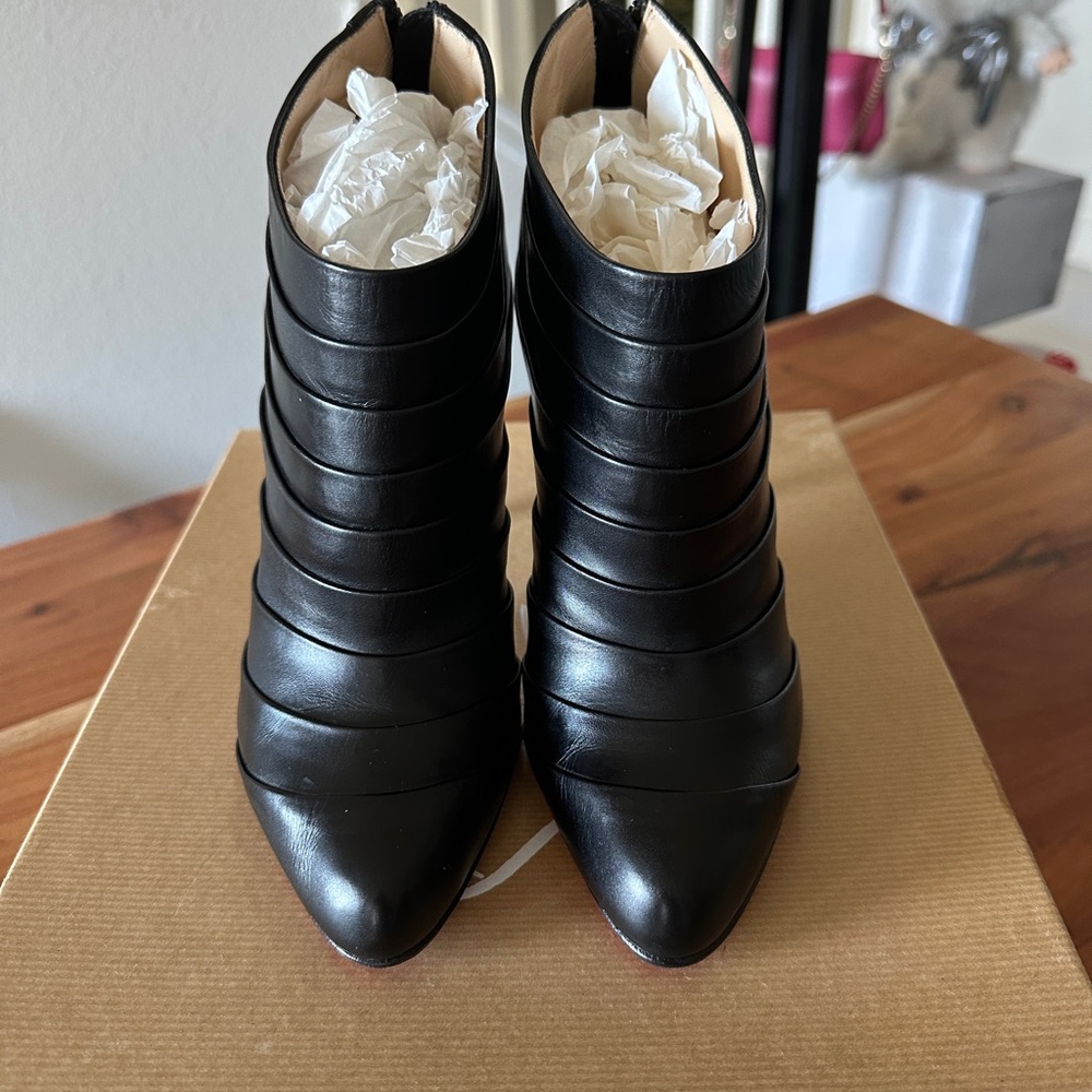 ❌SOLD❌NIB Christian Louboutin Orniron SETA 100 Calfskin Ankle Boots - 38